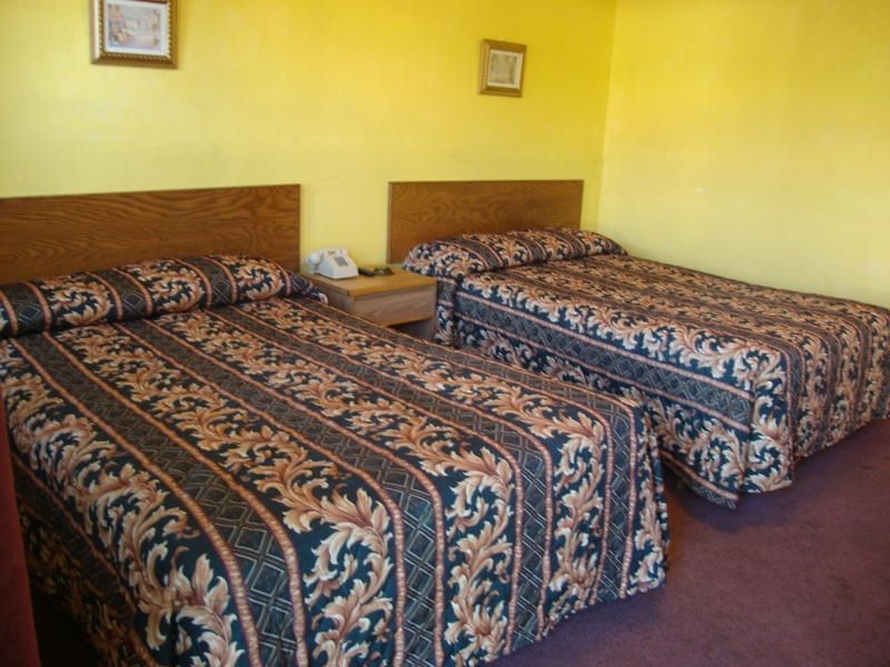 Madill Inn Room photo